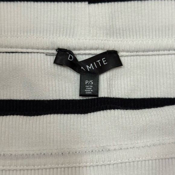 Striped Off-Shoulder Women's Top - Picture 2 of 2